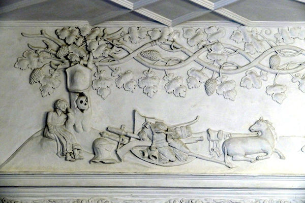 Buckland Abbey Great Hall  plasterwork symbolising Grenville's retirement from a military career - Tim Edmonds