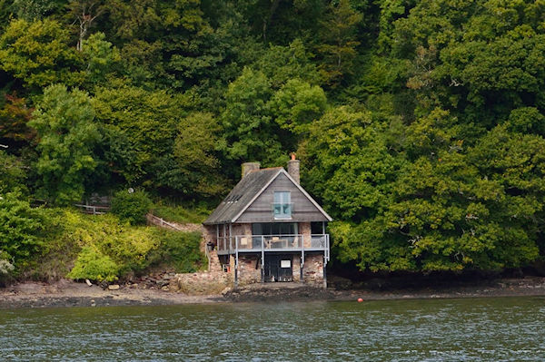 Boat house for rent as holiday let. - Robert Orpin